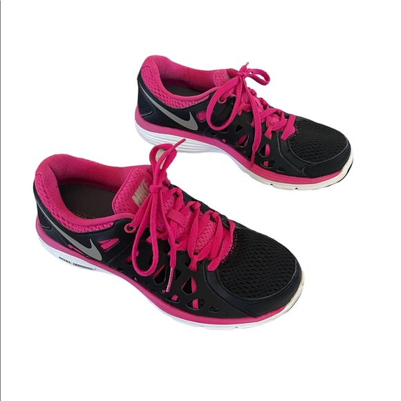 Nike Shoes - NIKE Dual Fusion Run 2 Women's Running Shoes - Size 6 Black Pink